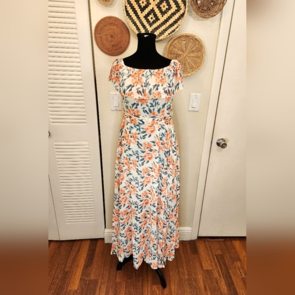 LAST ONE! Off The Shoulder Floral Maxi Dress